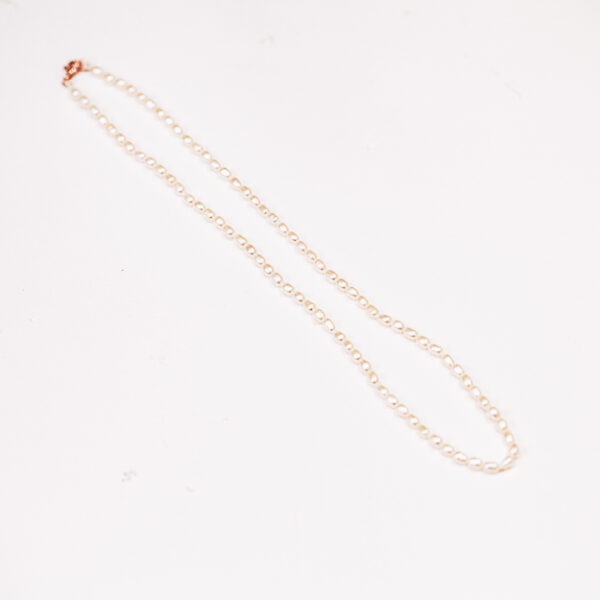 Collier de perles "Grains de riz" blanches
