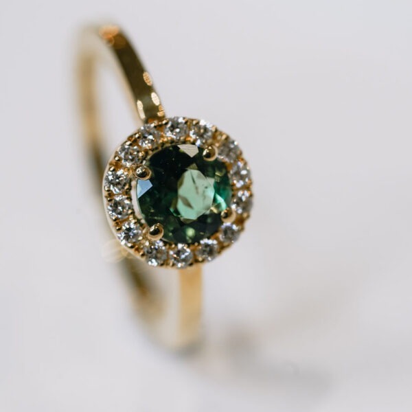 Bague Tourmaline verte et brillants