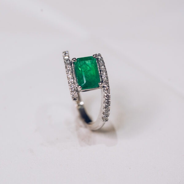 Bague "Infini" émeraude