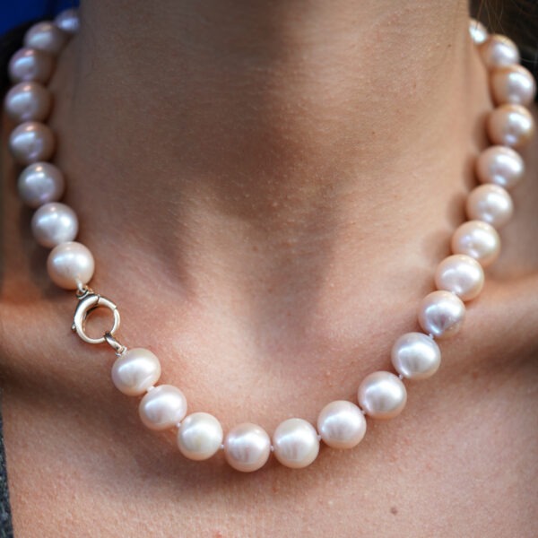 Collier de perles roses – Image 2