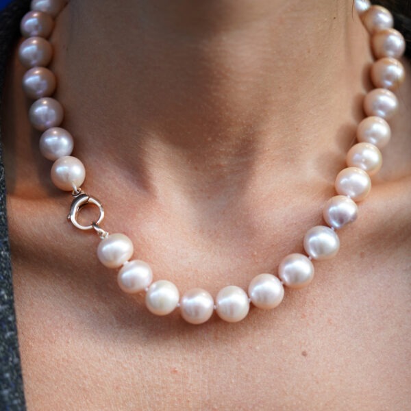 Collier de perles roses – Image 3