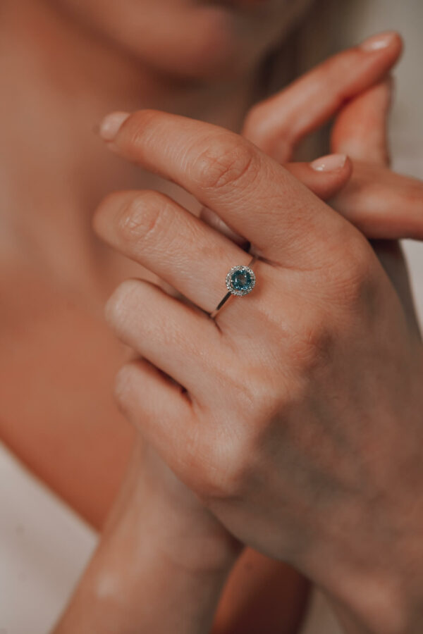 Bague "Les entourées" topaze blue London – Image 2