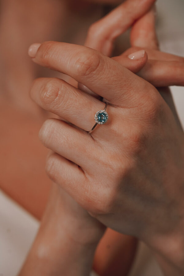 Bague "Les entourées" topaze blue London – Image 3